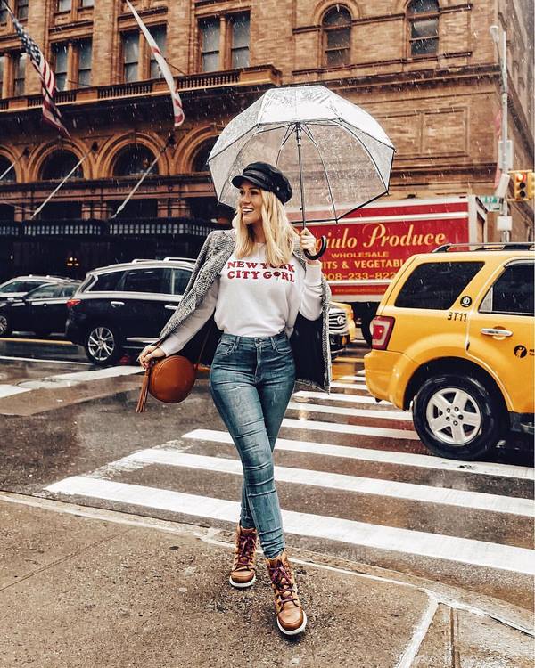 Nouveaux jeans femme à la mode: les meilleurs modèles et styles de la saison 2025-2026