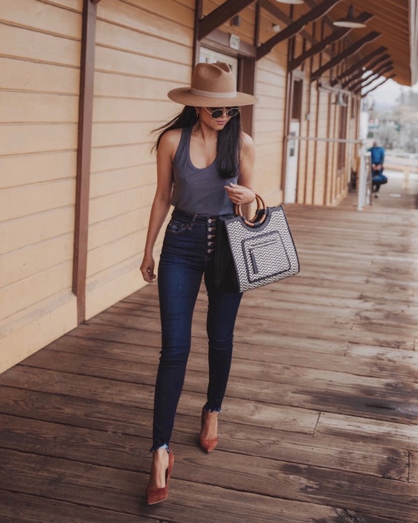 Nouveaux jeans femme à la mode: les meilleurs modèles et styles de la saison 2025-2026