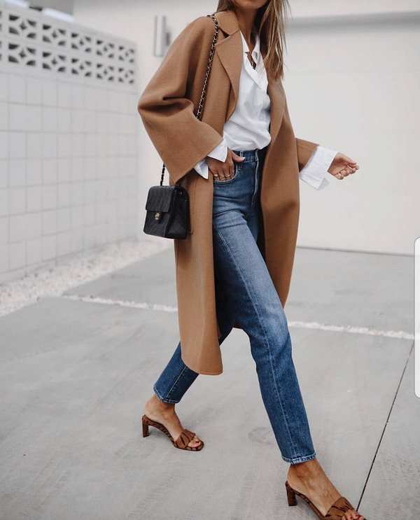 Nouveaux jeans femme à la mode: les meilleurs modèles et styles de la saison 2025-2026