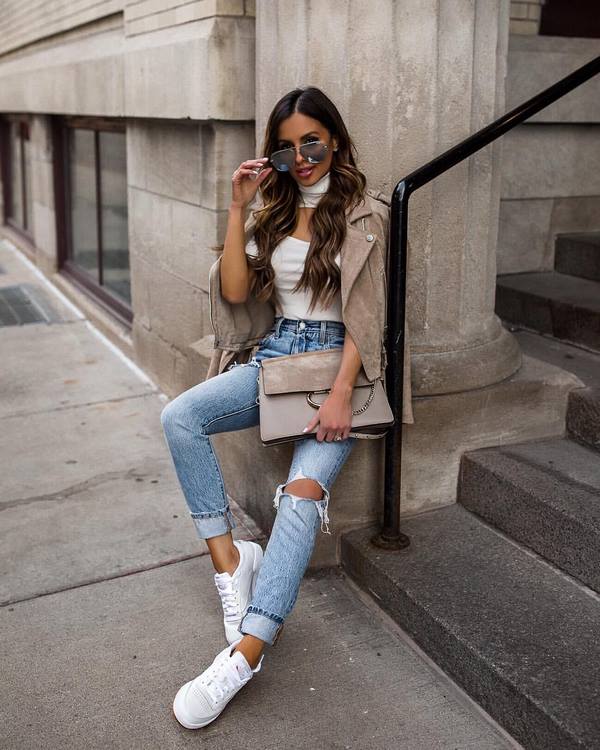 Nouveaux jeans femme à la mode: les meilleurs modèles et styles de la saison 2025-2026