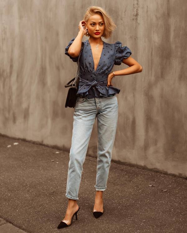 Nouveaux jeans femme à la mode: les meilleurs modèles et styles de la saison 2025-2026