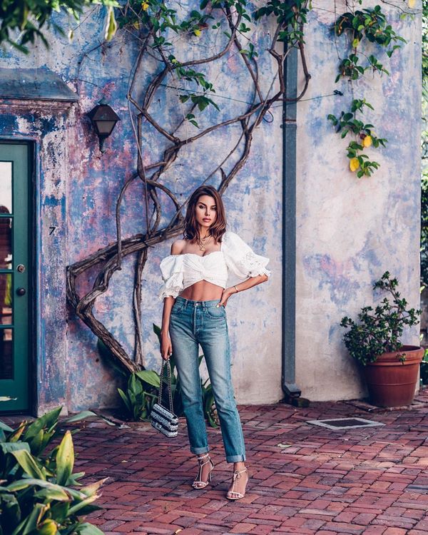 Nouveaux jeans femme à la mode: les meilleurs modèles et styles de la saison 2025-2026