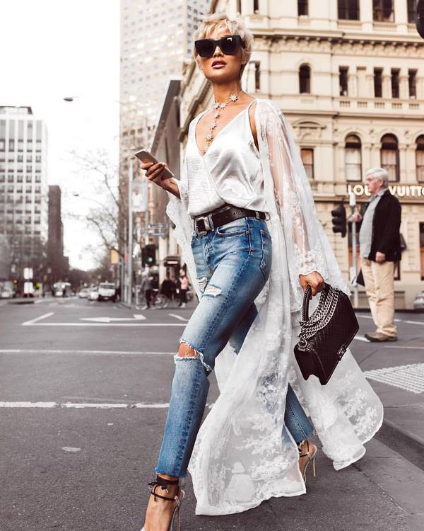 Nouveaux jeans femme à la mode: les meilleurs modèles et styles de la saison 2025-2026