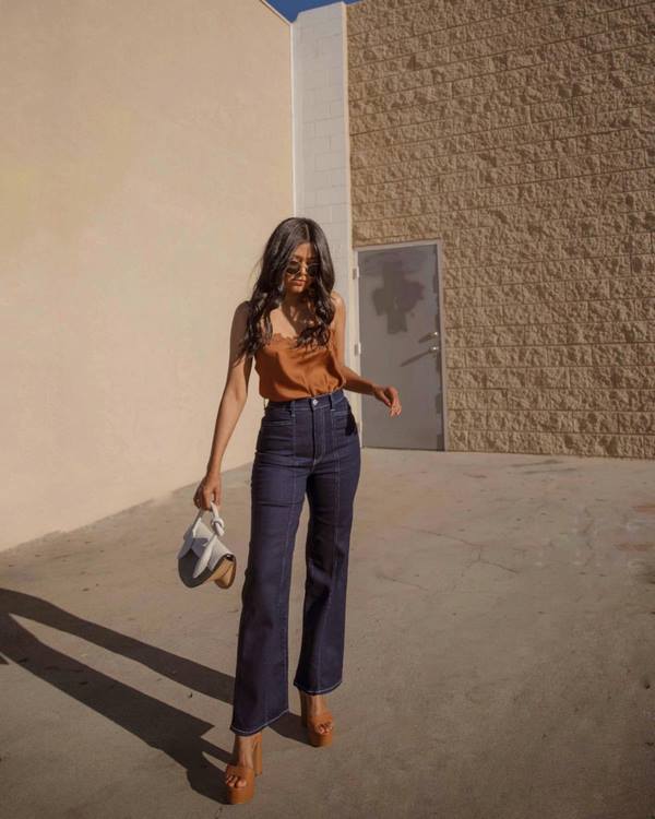 Nouveaux jeans femme à la mode: les meilleurs modèles et styles de la saison 2025-2026