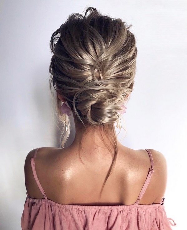 Coiffures inspirantes pour la soirée: les dernières tendances et tendances 2025-2026