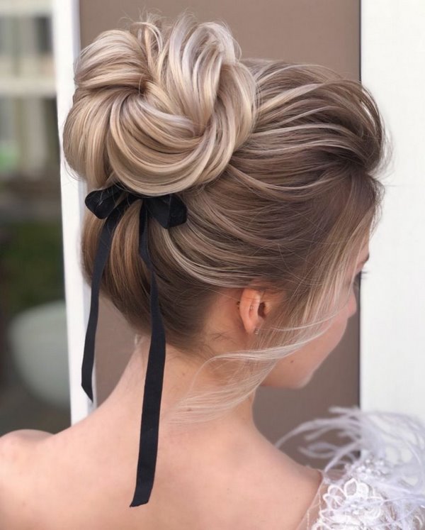 Coiffures inspirantes pour la soirée: les dernières tendances et tendances 2025-2026