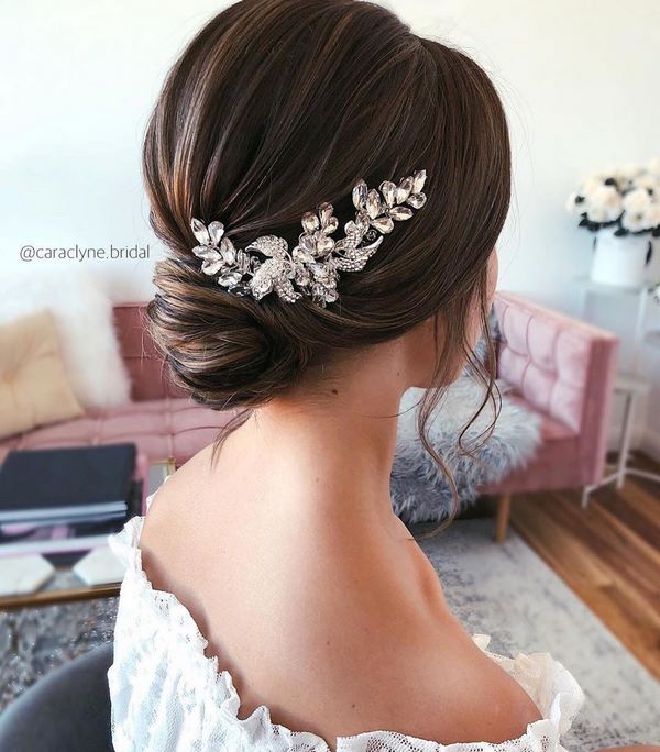 Coiffures inspirantes pour la soirée: les dernières tendances et tendances 2025-2026