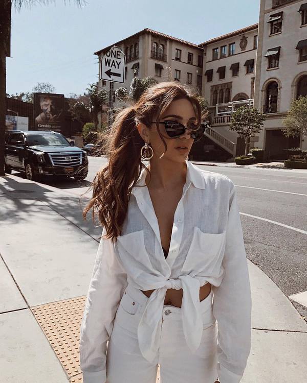 Chemises et chemisiers blancs élégants 2025-2026 - nouveaux modèles et styles