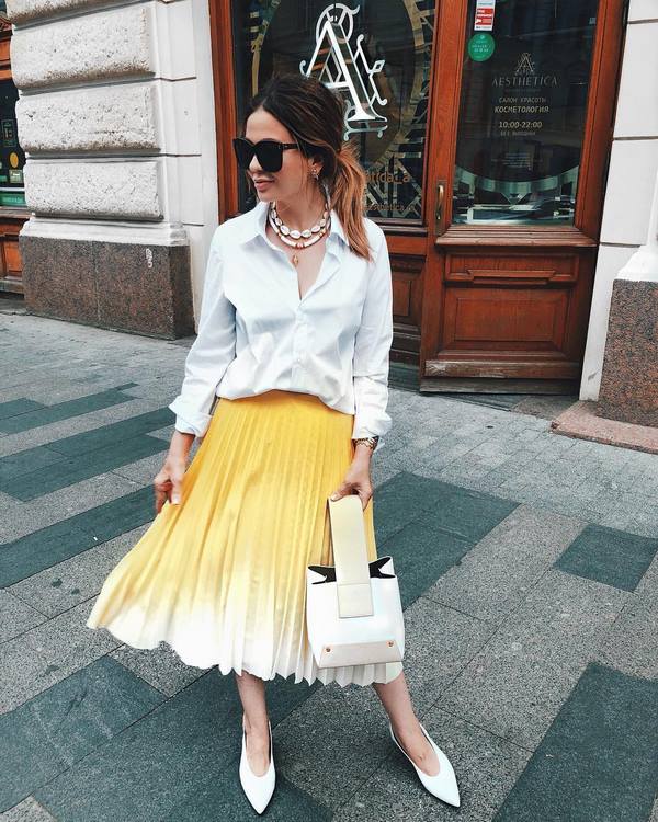 Chemises et chemisiers blancs élégants 2025-2026 - nouveaux modèles et styles