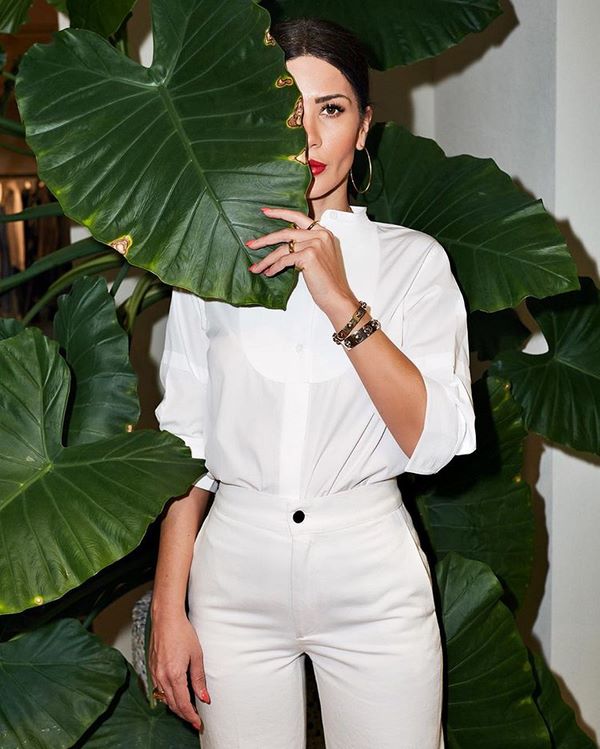 Chemises et chemisiers blancs élégants 2025-2026 - nouveaux modèles et styles