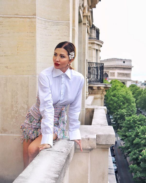 Chemises et chemisiers blancs élégants 2025-2026 - nouveaux modèles et styles