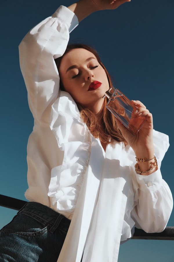 Chemises et chemisiers blancs élégants 2025-2026 - nouveaux modèles et styles