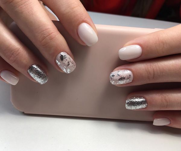 Manucure enchanteresse avec du papier d'aluminium 2025-2026 - mode nouveaux articles et styles