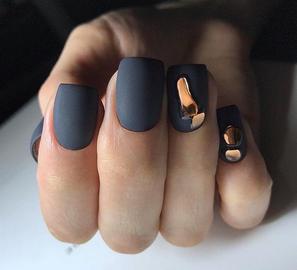 Manucure enchanteresse avec du papier d'aluminium 2025-2026 - mode nouveaux articles et styles