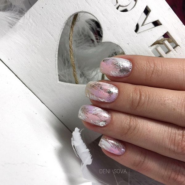 Manucure enchanteresse avec du papier d'aluminium 2025-2026 - mode nouveaux articles et styles