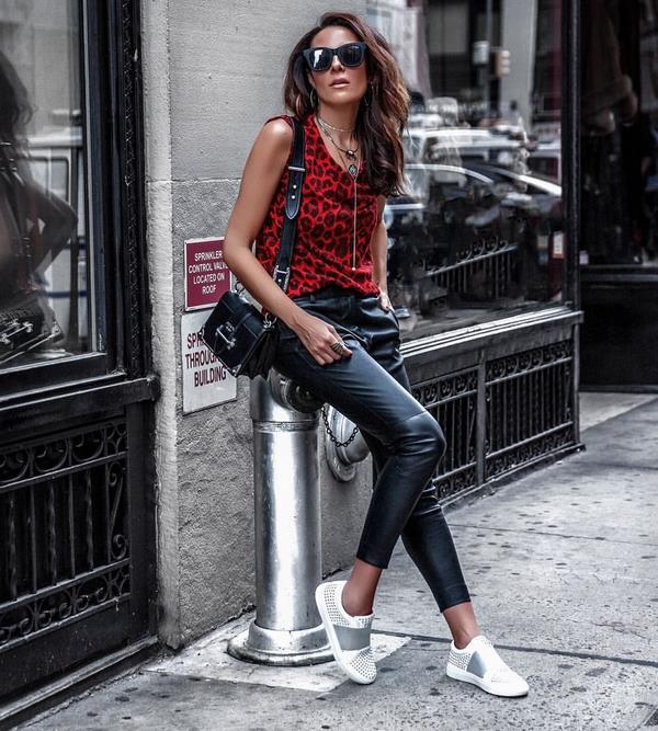 Les meilleures images avec un pantalon en cuir 2025-2026 - les styles les plus élégants de pantalons en cuir pour femmes