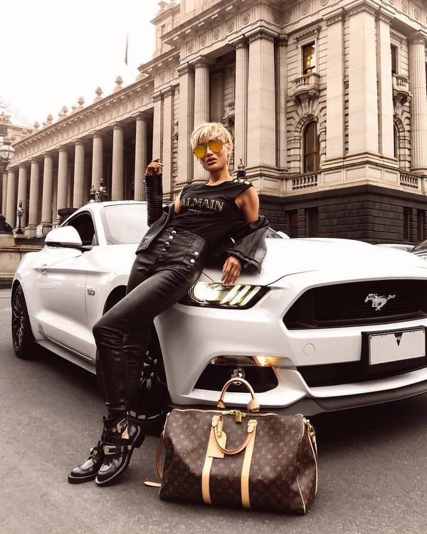 Les meilleures images avec un pantalon en cuir 2025-2026 - les styles les plus élégants de pantalons en cuir pour femmes