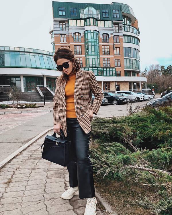 Les meilleures images avec un pantalon en cuir 2025-2026 - les styles les plus élégants de pantalons en cuir pour femmes