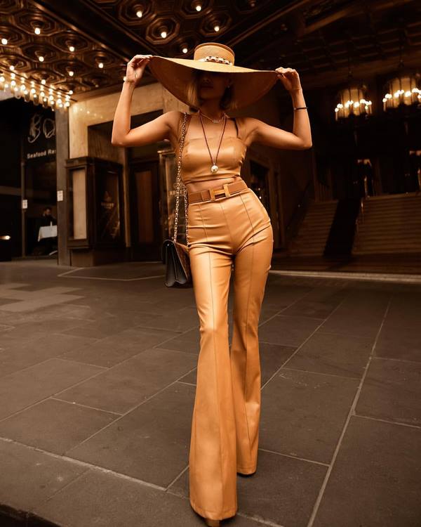 Les meilleures images avec un pantalon en cuir 2025-2026 - les styles les plus élégants de pantalons en cuir pour femmes