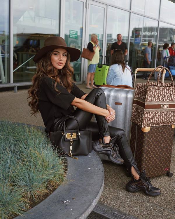 Les meilleures images avec un pantalon en cuir 2025-2026 - les styles les plus élégants de pantalons en cuir pour femmes