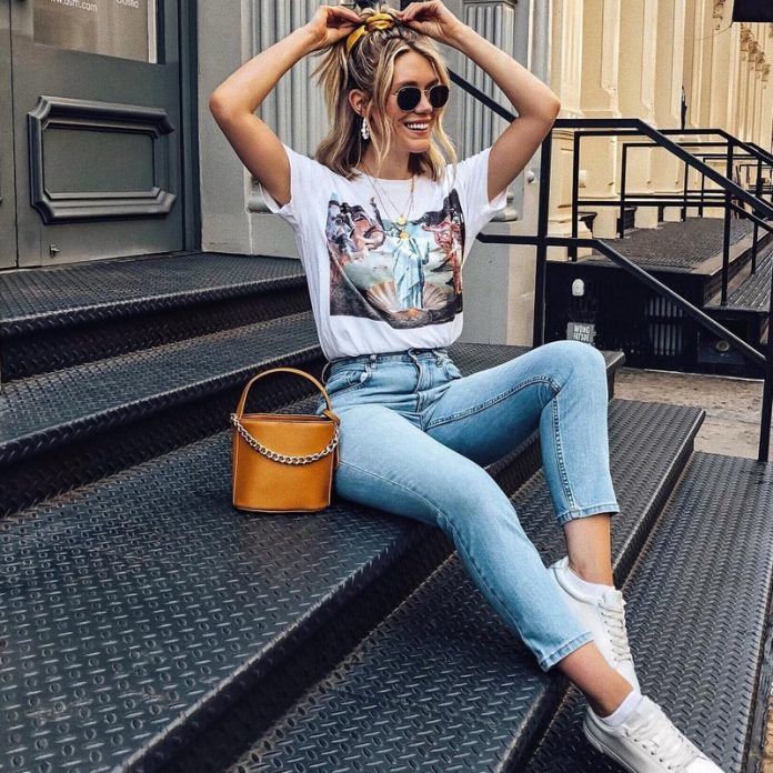 modnye-futbolki-topy-majki (1) Nouveaux T-shirts, t-shirts et hauts pour la saison 2025-2026 - les meilleurs styles et ensembles