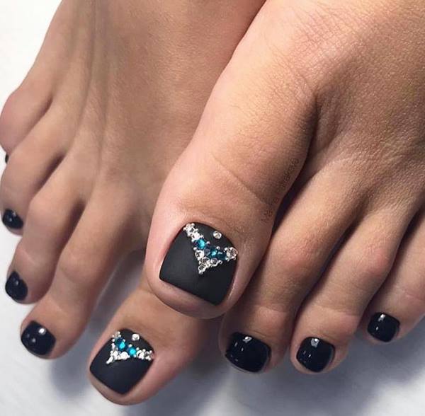 Nouvelle pédicure hiver 2025-2026 - Les 11 meilleures options de conception d'ongles