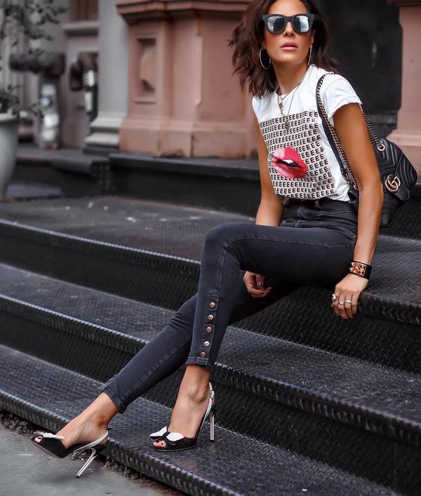 Nouveaux T-shirts, t-shirts et hauts pour la saison 2025-2026 - les meilleurs styles et ensembles