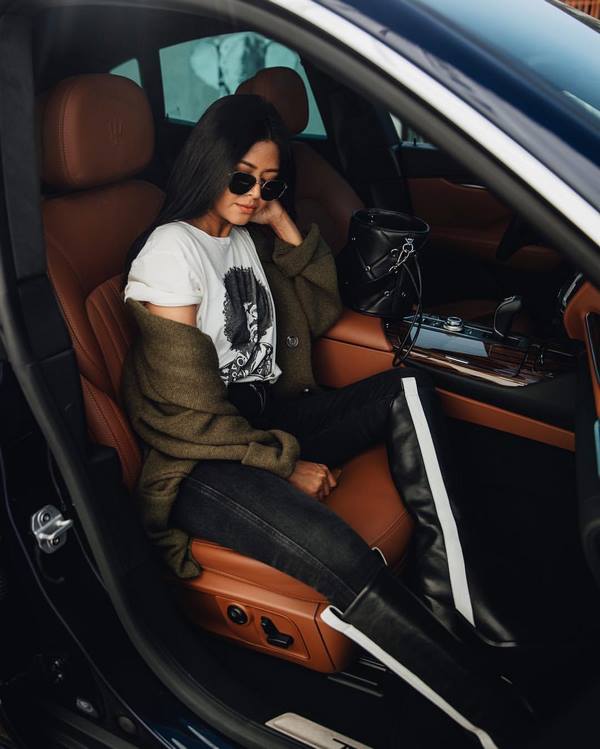 Nouveaux T-shirts, t-shirts et hauts pour la saison 2025-2026 - les meilleurs styles et ensembles