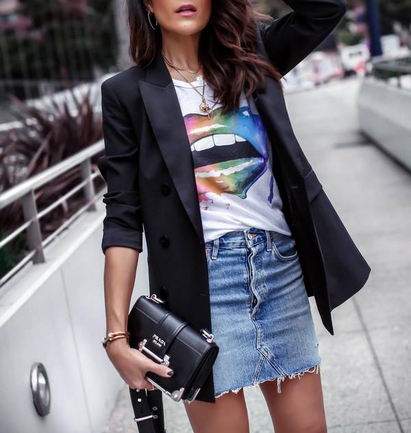 Nouveaux T-shirts, t-shirts et hauts pour la saison 2025-2026 - les meilleurs styles et ensembles