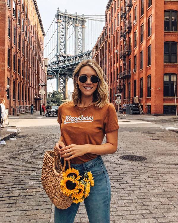 Nouveaux T-shirts, t-shirts et hauts pour la saison 2025-2026 - les meilleurs styles et ensembles