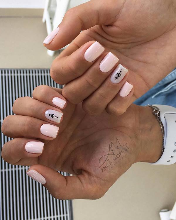 La plus belle manucure simple 2025-2026 - de nouveaux exemples de conception d'ongles simples