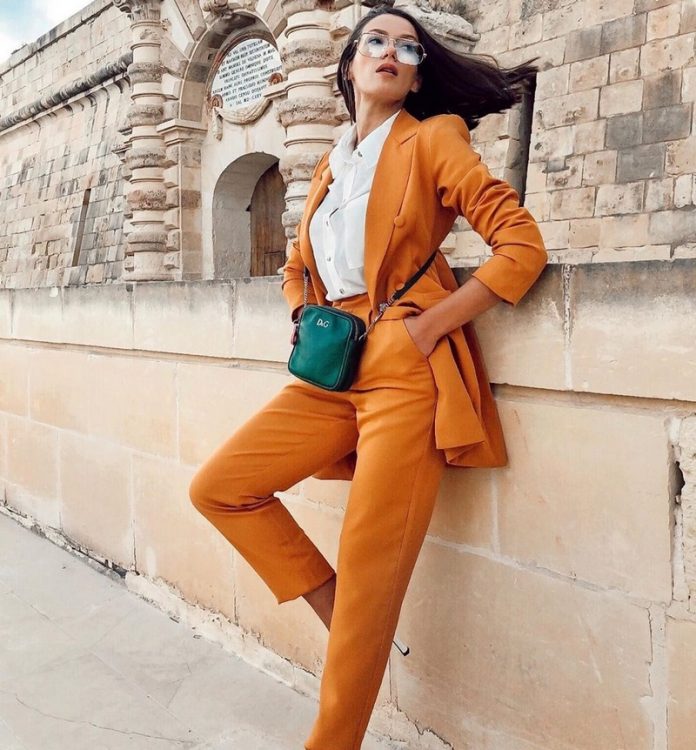 novinki-kostyumov-vesna-leto (2) Des arcs spectaculaires avec un costume femme printemps-été 2026 - de nouvelles idées d'images printemps-été