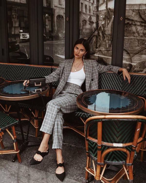 Style vestimentaire minimaliste: comment créer une image à la mode 2025-2026