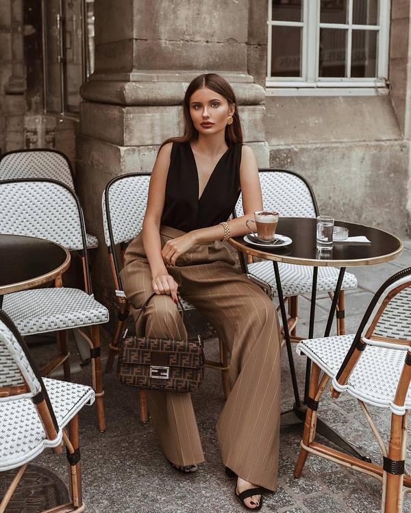 Style vestimentaire minimaliste: comment créer une image à la mode 2025-2026