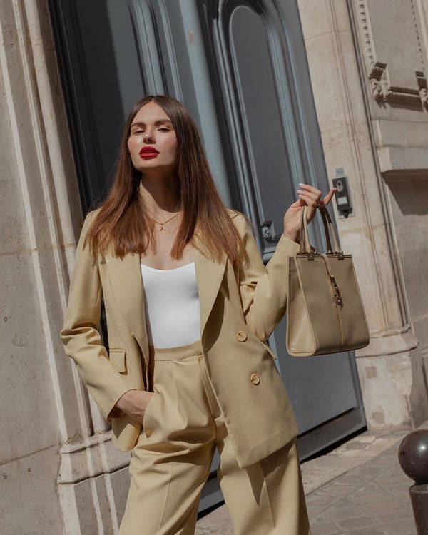 Style vestimentaire minimaliste: comment créer une image à la mode 2025-2026