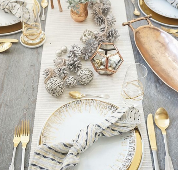 Comment magnifiquement décorer la table du Nouvel An 2026 - Les meilleurs conseils photo