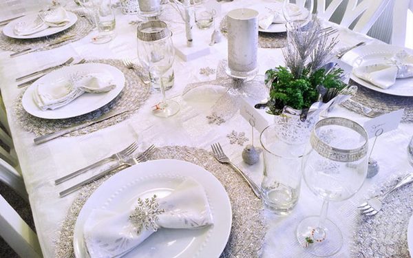 Comment magnifiquement décorer la table du Nouvel An 2026 - Les meilleurs conseils photo