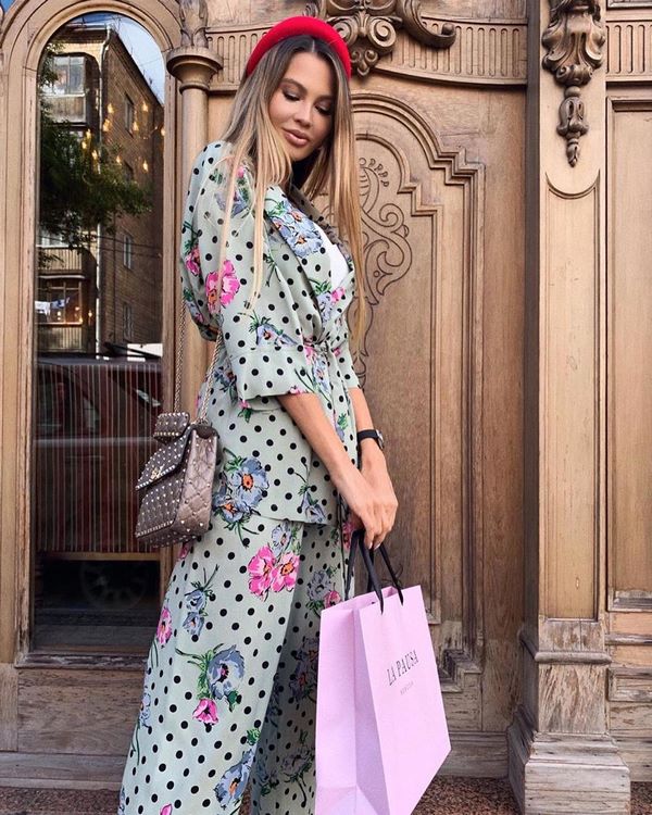 Des arcs spectaculaires avec un costume femme printemps-été 2026 - de nouvelles idées d'images printemps-été