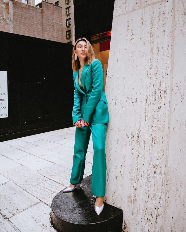 Des arcs spectaculaires avec un costume femme printemps-été 2026 - de nouvelles idées d'images printemps-été