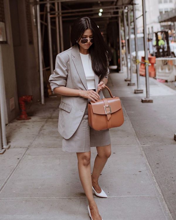 Des arcs spectaculaires avec un costume femme printemps-été 2026 - de nouvelles idées d'images printemps-été