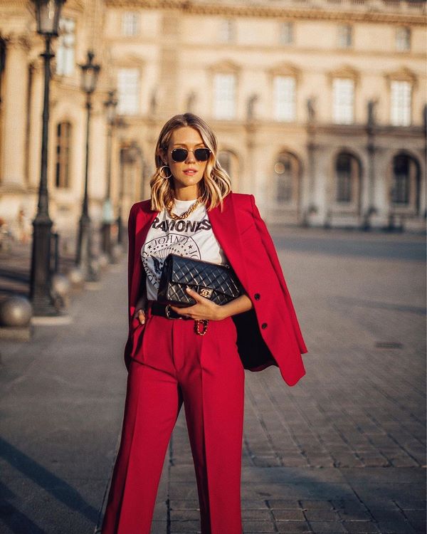 Des arcs spectaculaires avec un costume femme printemps-été 2026 - de nouvelles idées d'images printemps-été