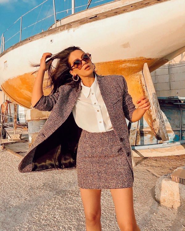 Des arcs spectaculaires avec un costume femme printemps-été 2026 - de nouvelles idées d'images printemps-été