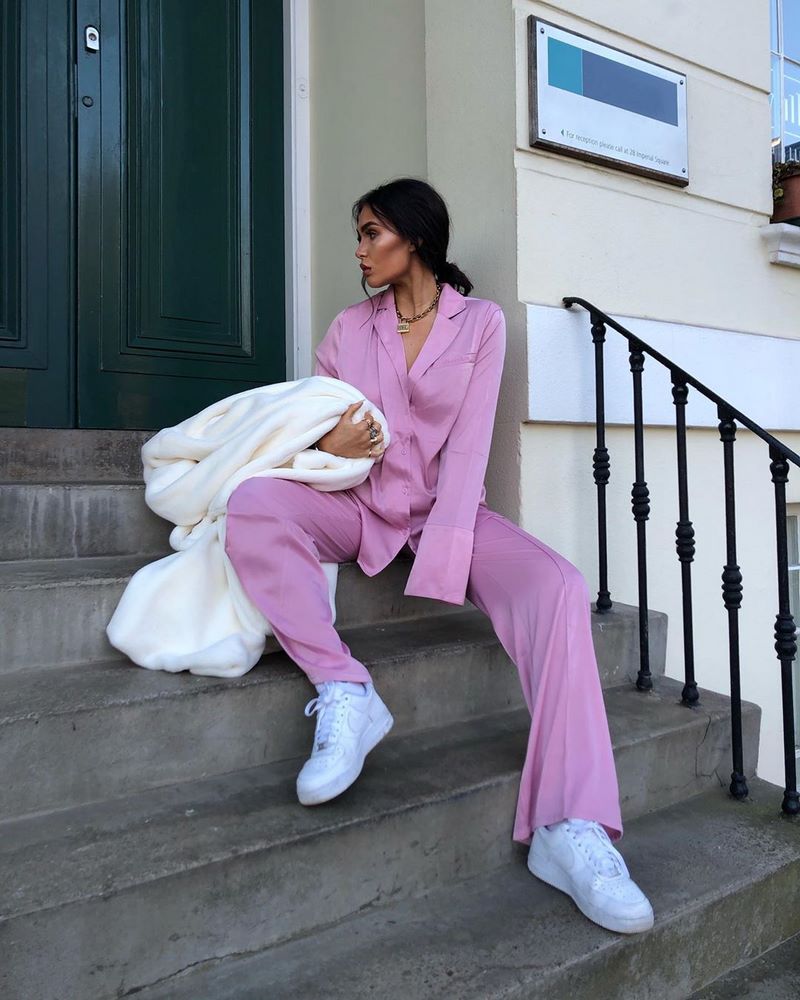 اتجاهات الموضة لربيع 2026 - اكتشف ما سيكون مناسبًا في موسم الموضة الجديد