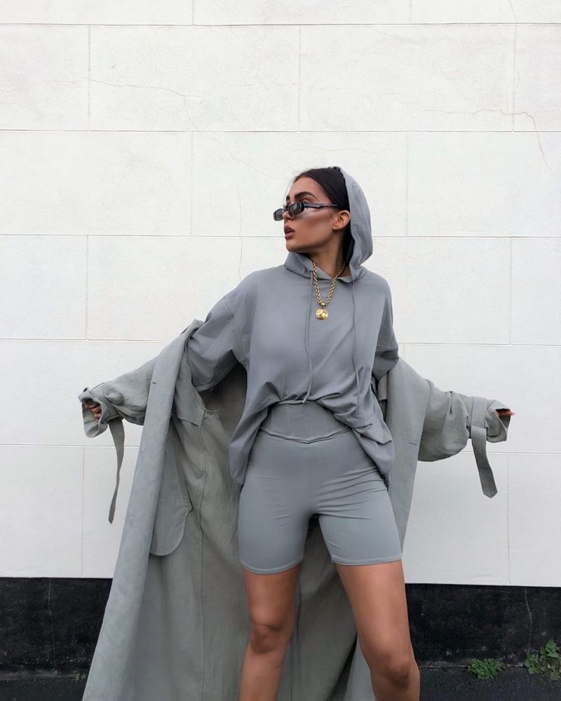 اتجاهات الموضة لربيع 2026 - اكتشف ما سيكون مناسبًا في موسم الموضة الجديد