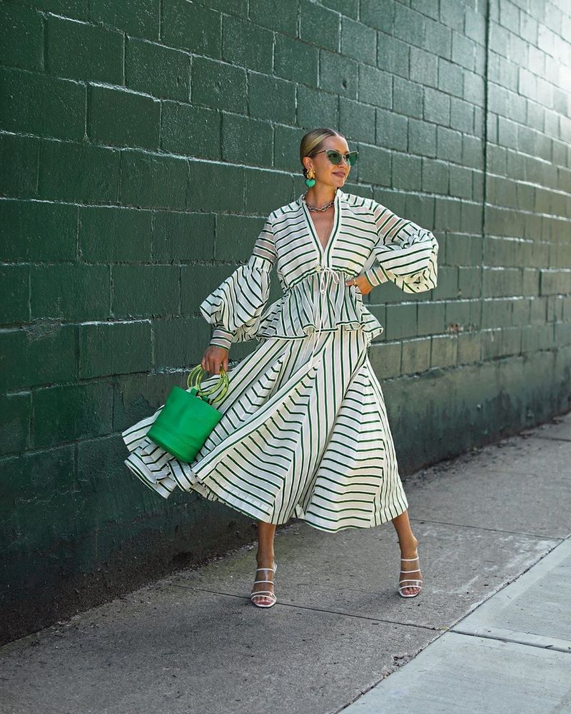 Robe de charme pour l'été 2026 - les 12 principales tendances et styles