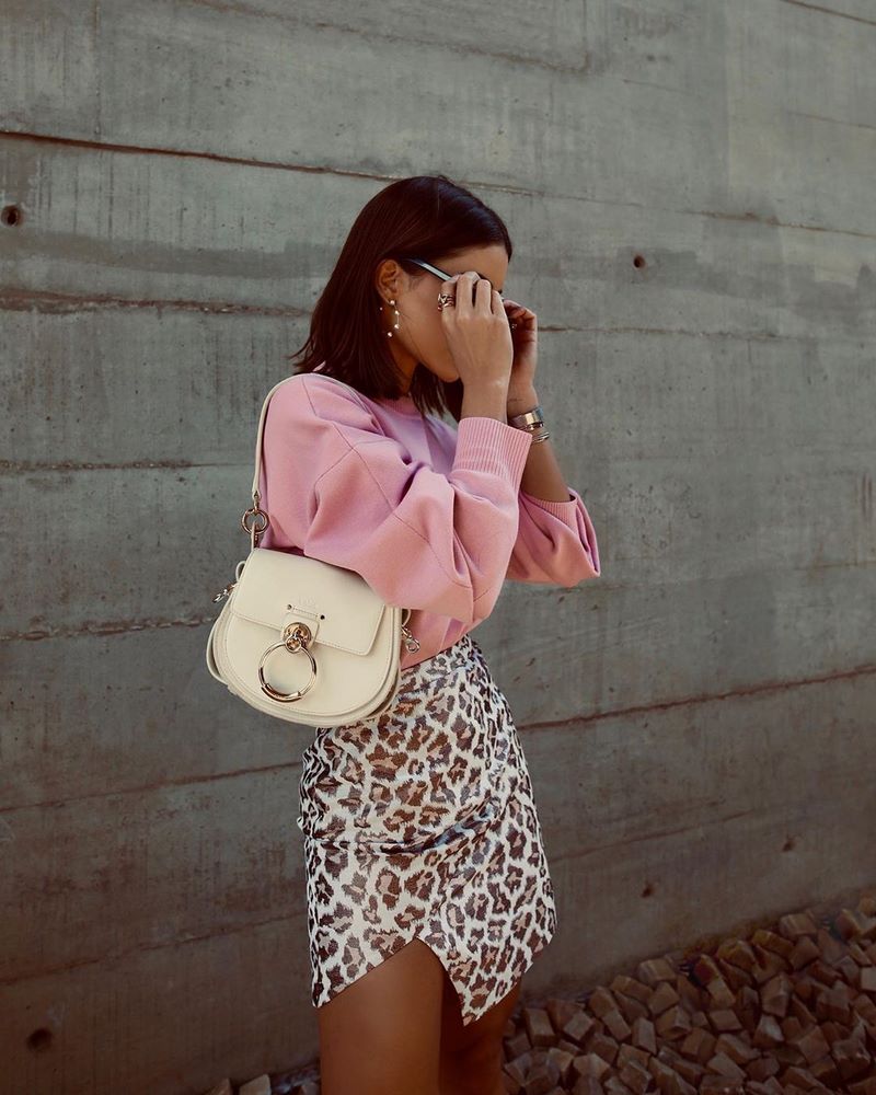 نماذج جميلة من التنانير لربيع وصيف 2026: أفضل 10 اتجاهات رئيسية للموسم