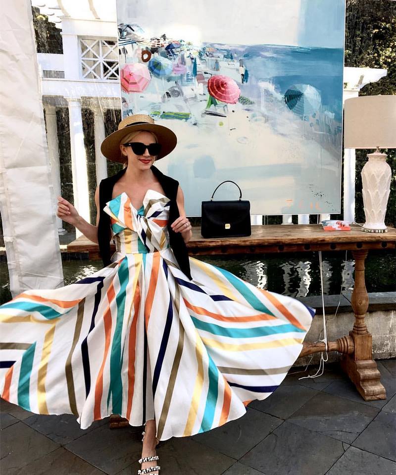 Abiti di raso affascinanti 2025-2026. I migliori nuovi abiti luccicanti e scintillanti