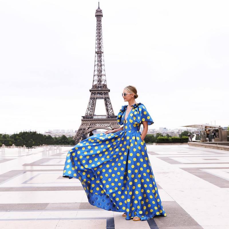 Abiti di raso affascinanti 2025-2026. I migliori nuovi abiti luccicanti e scintillanti