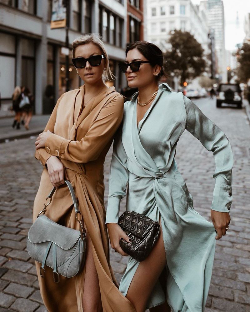 Abiti di raso affascinanti 2025-2026. I migliori nuovi abiti luccicanti e scintillanti