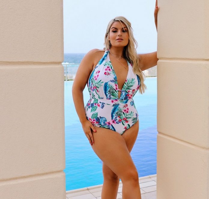 kupalniki-plus-size (1) De beaux maillots de bain pour toute la période 2025-2026. Nouveaux modèles et tendances